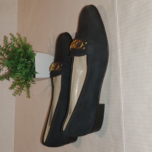 Salvatore Ferragamo Suede Loafers. Womens sz 8AA. Black & Gold Tone Hardware. - Picture 8 of 9